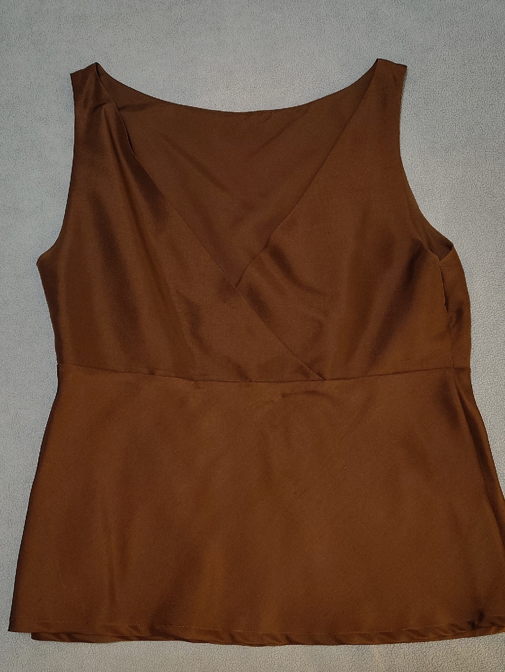 Brown Silk Sleeveless Women's Blouse. Size Large Designed By Isaac Mizrahi. Mint